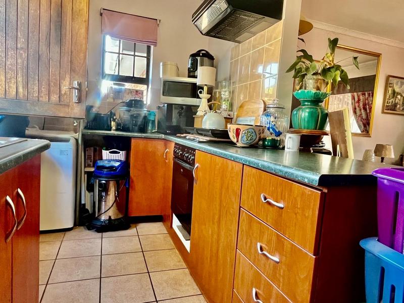 5 Bedroom Property for Sale in Fraaiuitsig Western Cape